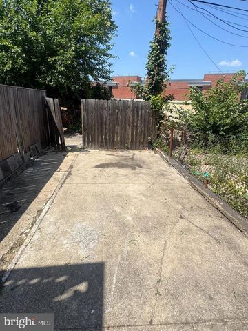 2618 E OLIVER ST, Baltimore, MD 21213