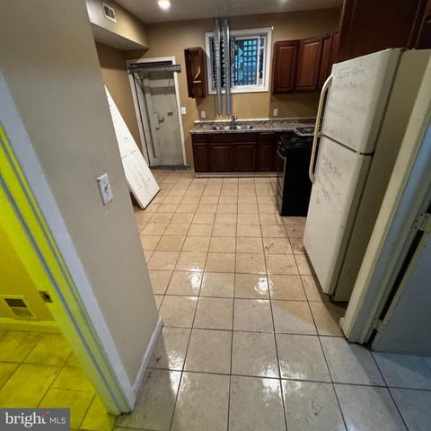 2618 E OLIVER ST, Baltimore, MD 21213