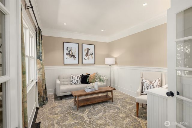 6952 96th Avenue SE, Mercer Island, WA 98040