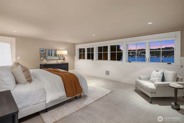 6952 96th Avenue SE, Mercer Island, WA 98040