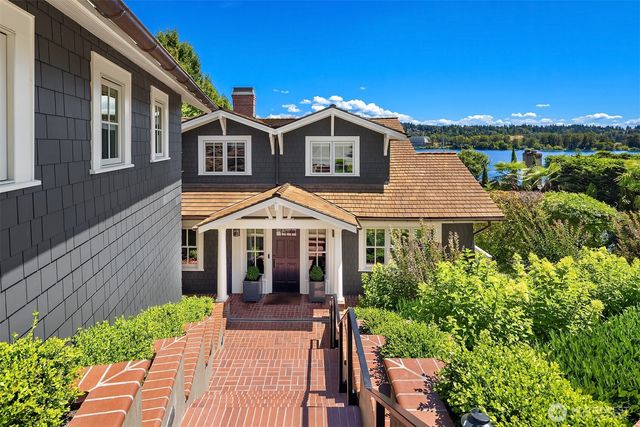 6952 96th Avenue SE, Mercer Island, WA 98040