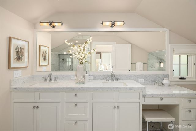 6952 96th Avenue SE, Mercer Island, WA 98040