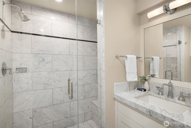 6952 96th Avenue SE, Mercer Island, WA 98040