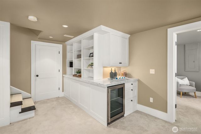 6952 96th Avenue SE, Mercer Island, WA 98040