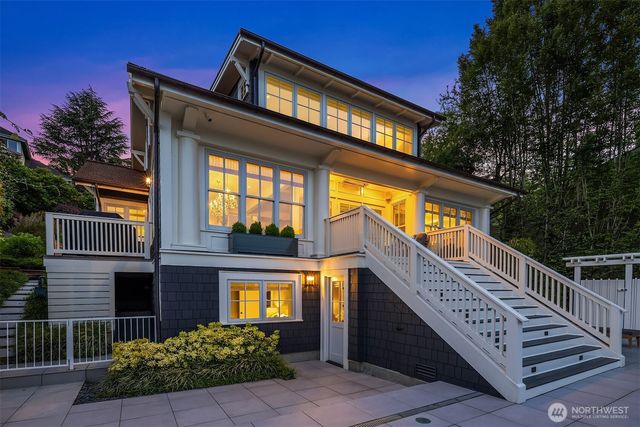 6952 96th Avenue SE, Mercer Island, WA 98040