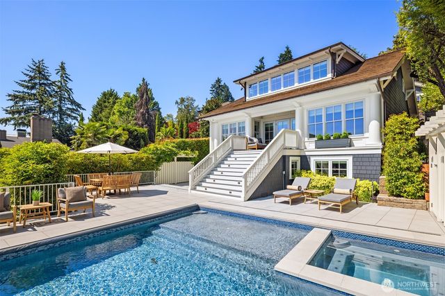 6952 96th Avenue SE, Mercer Island, WA 98040