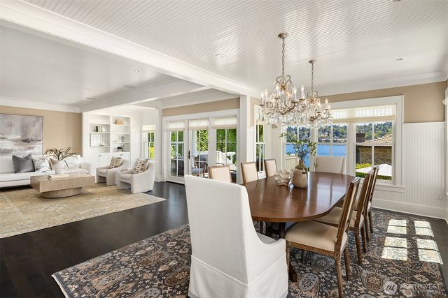 6952 96th Avenue SE, Mercer Island, WA 98040