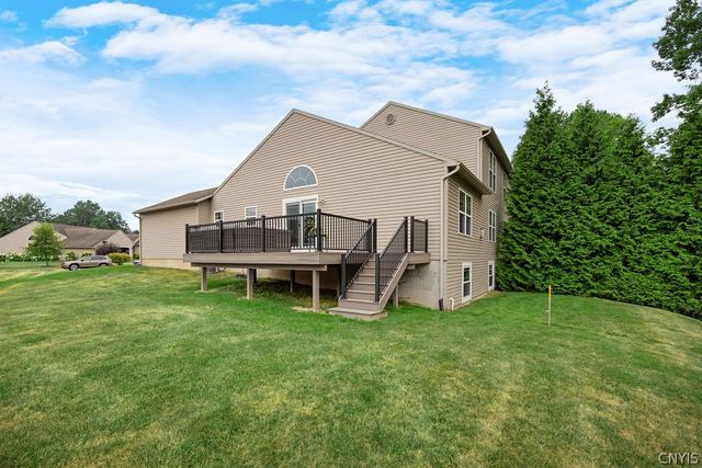 158 Slindes Woods Circle, Cicero, NY 13212