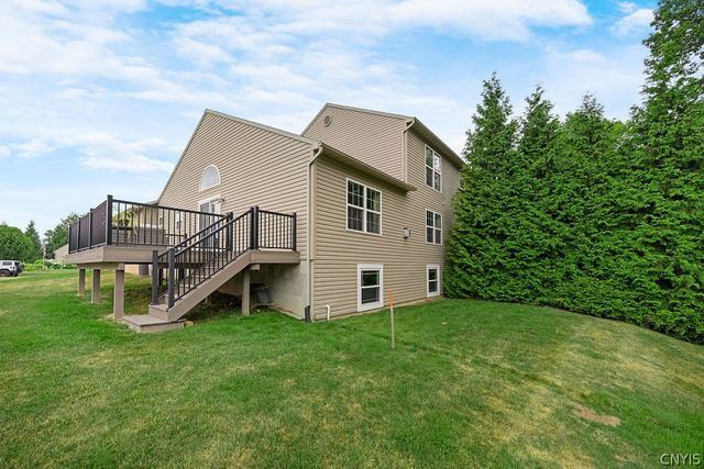 158 Slindes Woods Circle, Cicero, NY 13212