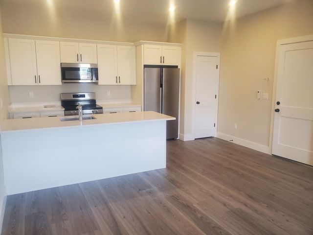 64 Tolman 3, Boston, MA 02122
