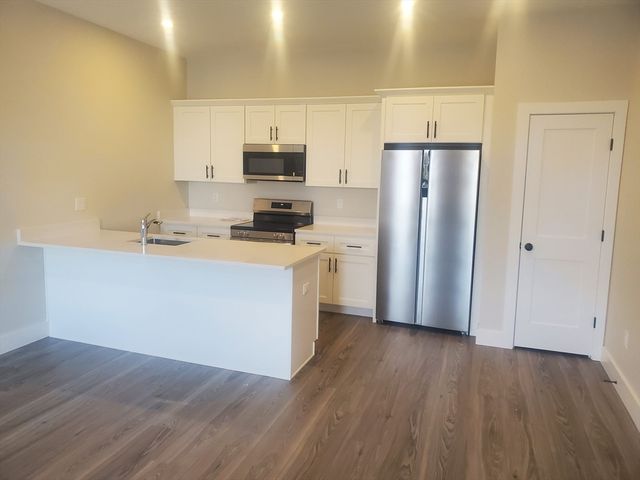 64 Tolman 3, Boston, MA 02122