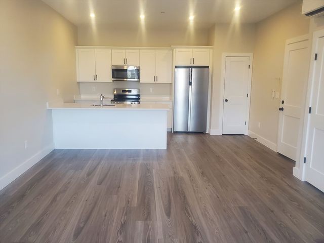 64 Tolman 3, Boston, MA 02122
