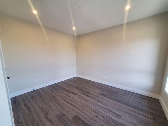 64 Tolman 3, Boston, MA 02122