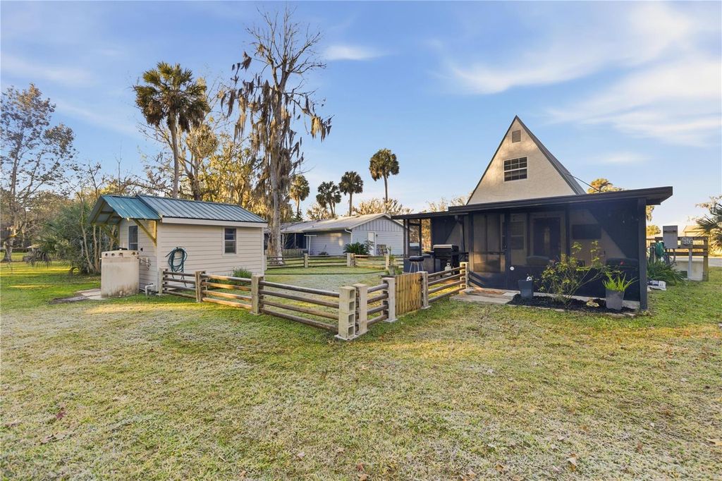 Image 41 of property listing at 118 DRIFTWOOD LANE, Georgetown, FL 32139