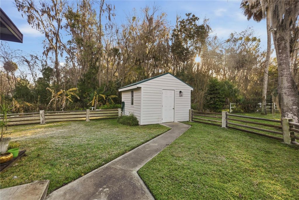 Image 42 of property listing at 118 DRIFTWOOD LANE, Georgetown, FL 32139