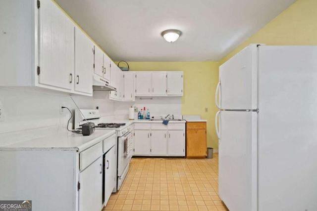 34 Duke Drive, Lawrenceville, GA 30046
