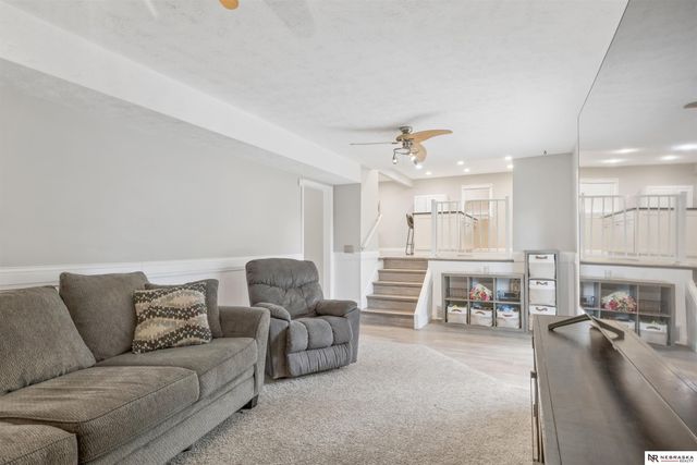 5424 S 106th Street, Omaha, NE 68127