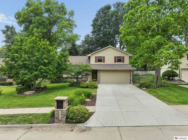 5424 S 106th Street, Omaha, NE 68127