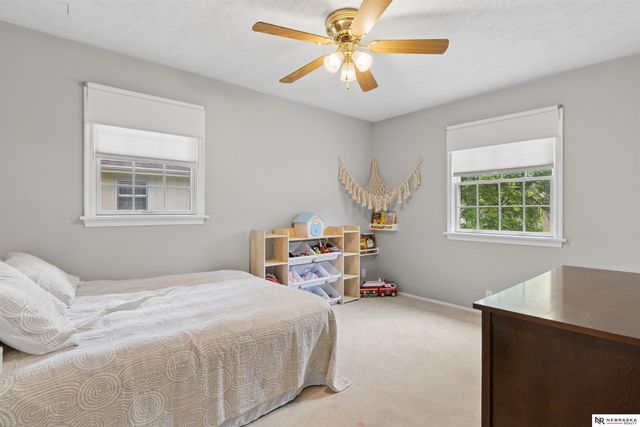 5424 S 106th Street, Omaha, NE 68127