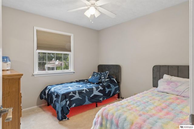 5424 S 106th Street, Omaha, NE 68127