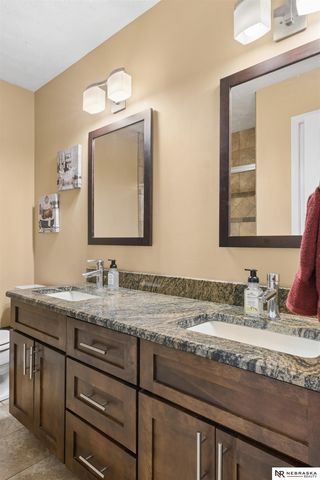 5424 S 106th Street, Omaha, NE 68127