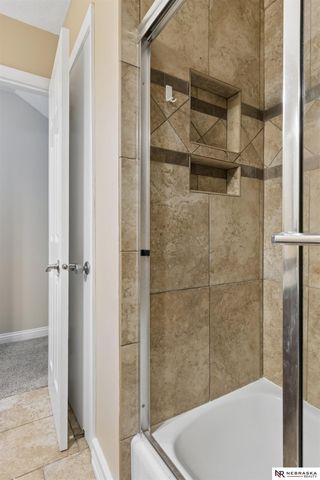 5424 S 106th Street, Omaha, NE 68127