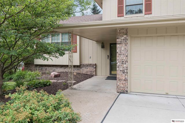 5424 S 106th Street, Omaha, NE 68127