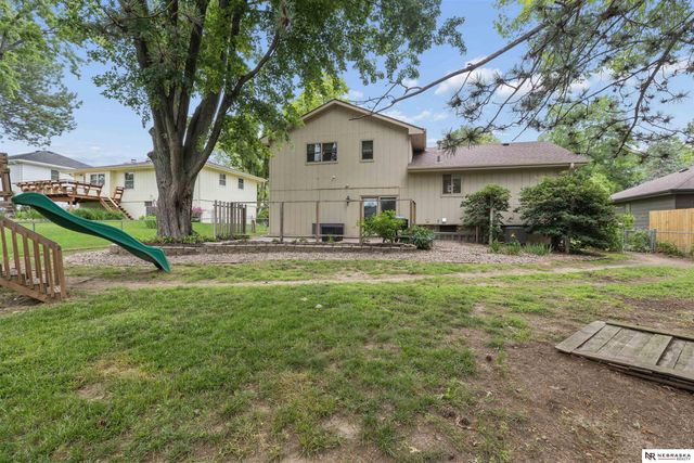 5424 S 106th Street, Omaha, NE 68127