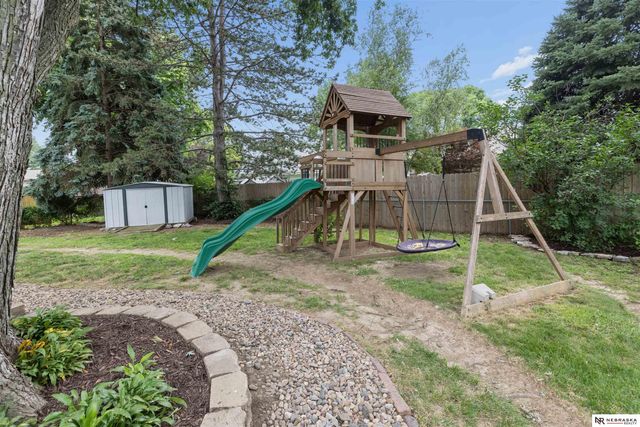 5424 S 106th Street, Omaha, NE 68127