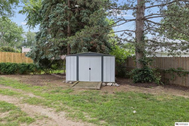 5424 S 106th Street, Omaha, NE 68127
