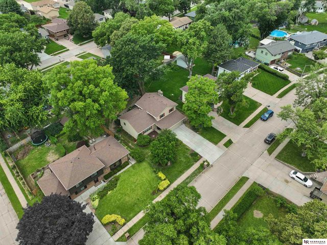 5424 S 106th Street, Omaha, NE 68127