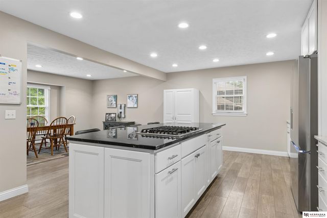 5424 S 106th Street, Omaha, NE 68127