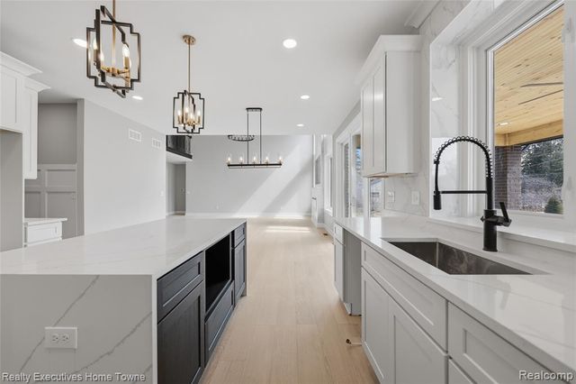 12020 Encore Court, Shelby Twp, MI 48315