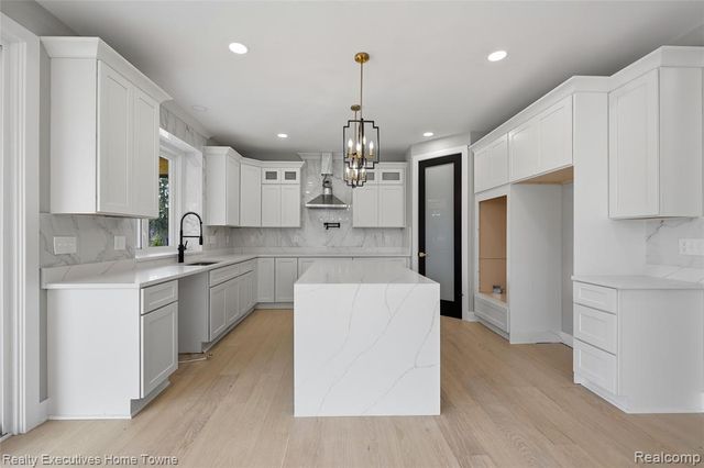 12020 Encore Court, Shelby Twp, MI 48315