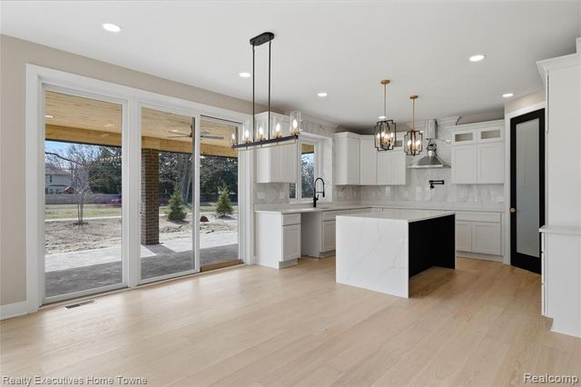 12020 Encore Court, Shelby Twp, MI 48315