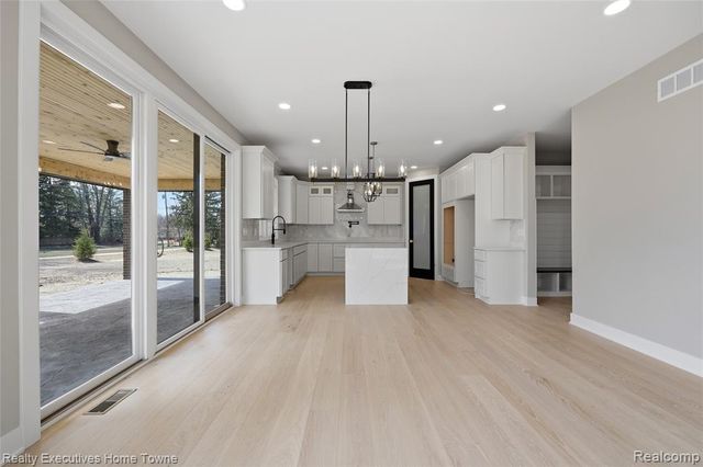 12020 Encore Court, Shelby Twp, MI 48315