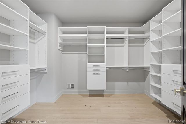 12020 Encore Court, Shelby Twp, MI 48315