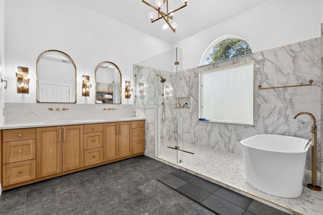402 Aria DR, Austin, TX 78738