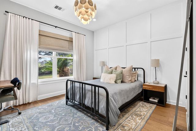 402 Aria DR, Austin, TX 78738