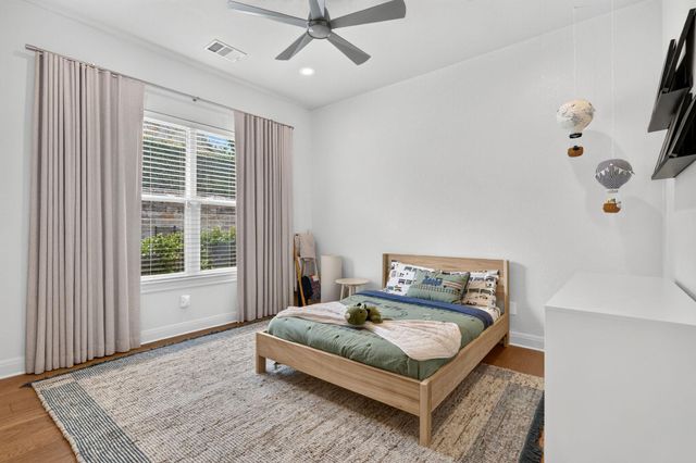 402 Aria DR, Austin, TX 78738