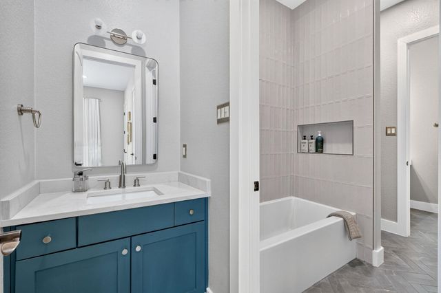 402 Aria DR, Austin, TX 78738