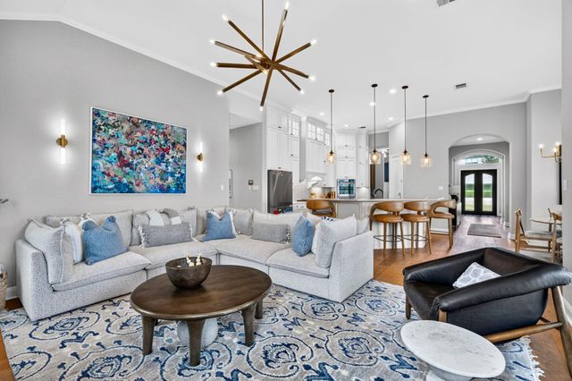 402 Aria DR, Austin, TX 78738