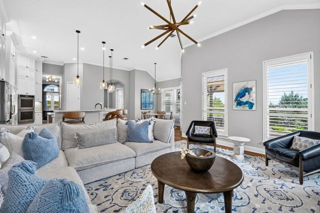 402 Aria DR, Austin, TX 78738