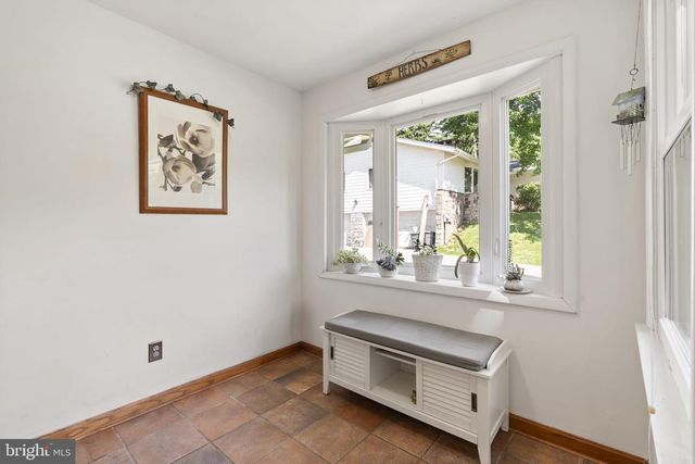 8807 HAWTHORNE LN, Wyndmoor, PA 19038