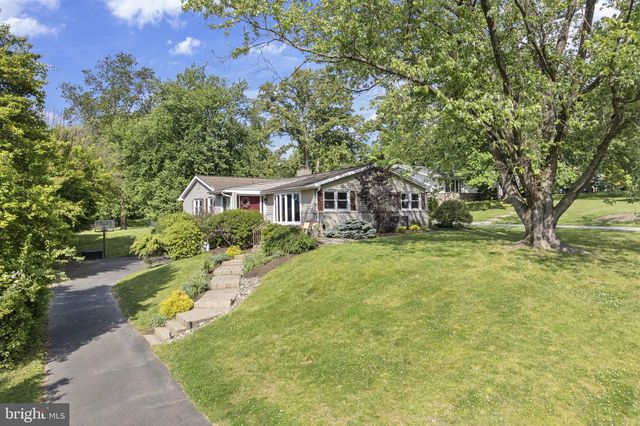 8807 HAWTHORNE LN, Wyndmoor, PA 19038