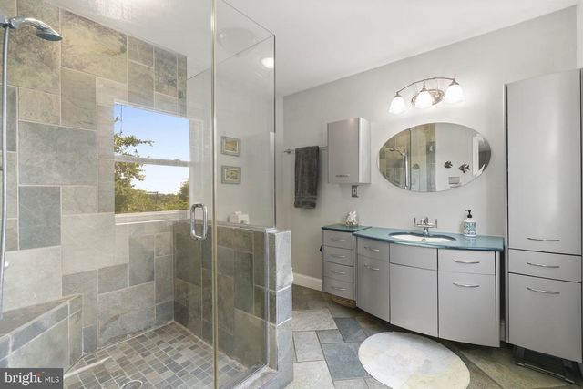 8807 HAWTHORNE LN, Wyndmoor, PA 19038