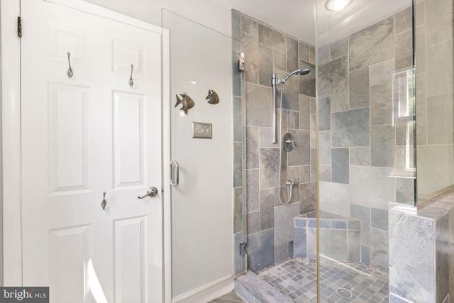 8807 HAWTHORNE LN, Wyndmoor, PA 19038