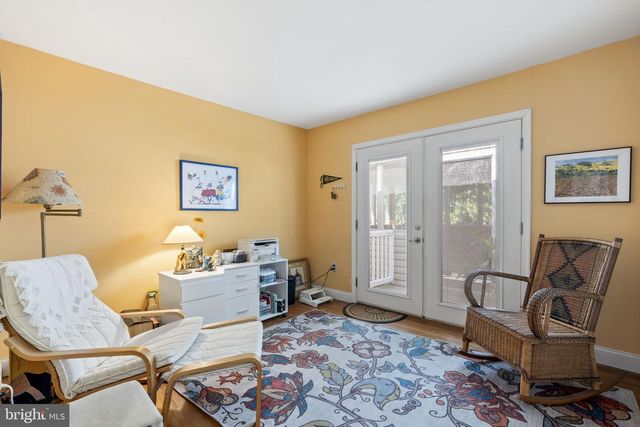 8807 HAWTHORNE LN, Wyndmoor, PA 19038