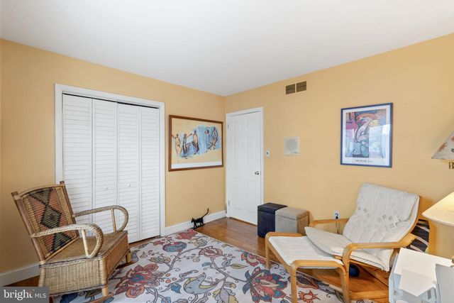 8807 HAWTHORNE LN, Wyndmoor, PA 19038