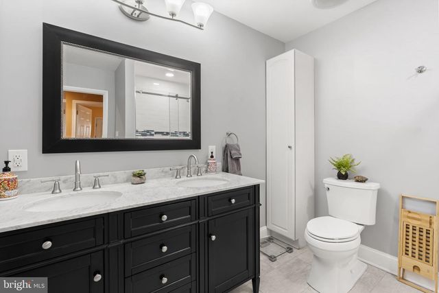 8807 HAWTHORNE LN, Wyndmoor, PA 19038